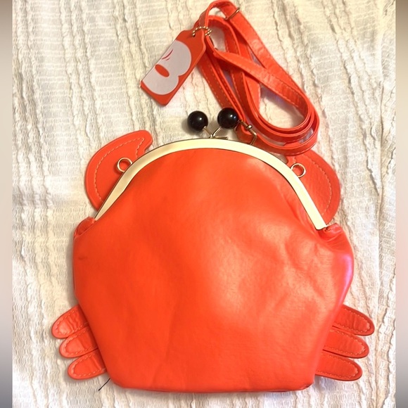 NEW,Mrs. Crabs,Novelty Crab-Shaped Vibrant Orange Bag, NEW, Comes W/Strapš¦ - Picture 1 of 10